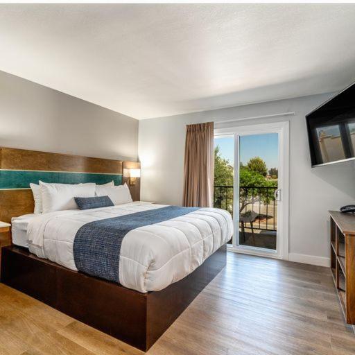 Homestay Suites - Studios&Spas Moreno Valley Exterior foto