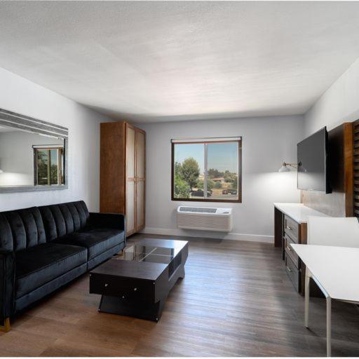Homestay Suites - Studios&Spas Moreno Valley Exterior foto
