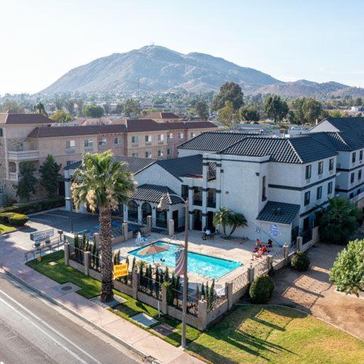 Homestay Suites - Studios&Spas Moreno Valley Exterior foto